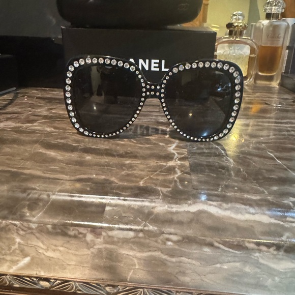 Stunning Vintage Rare 1994 Strass CHANEL black sunglasses with crystals - Picture 13 of 17